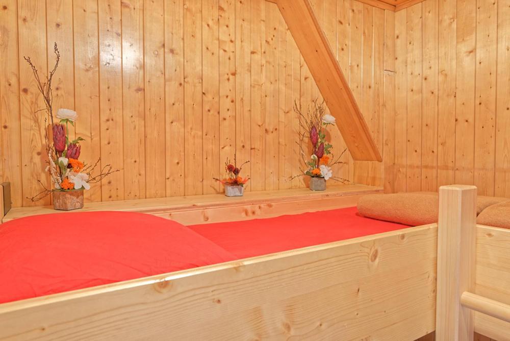 Petit Velan - Coworking & Coliving Hostel Bourg-Saint-Pierre Exterior photo